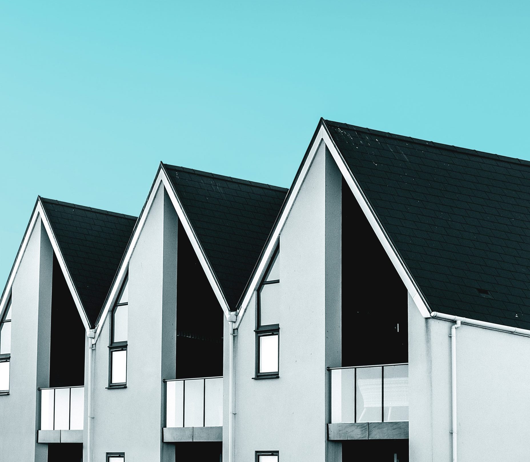 alexander-andrews-A3DPhhAL6Zg-unsplash real estate, investment property, fixer upper, housing market, rental home, vacation home, home staging