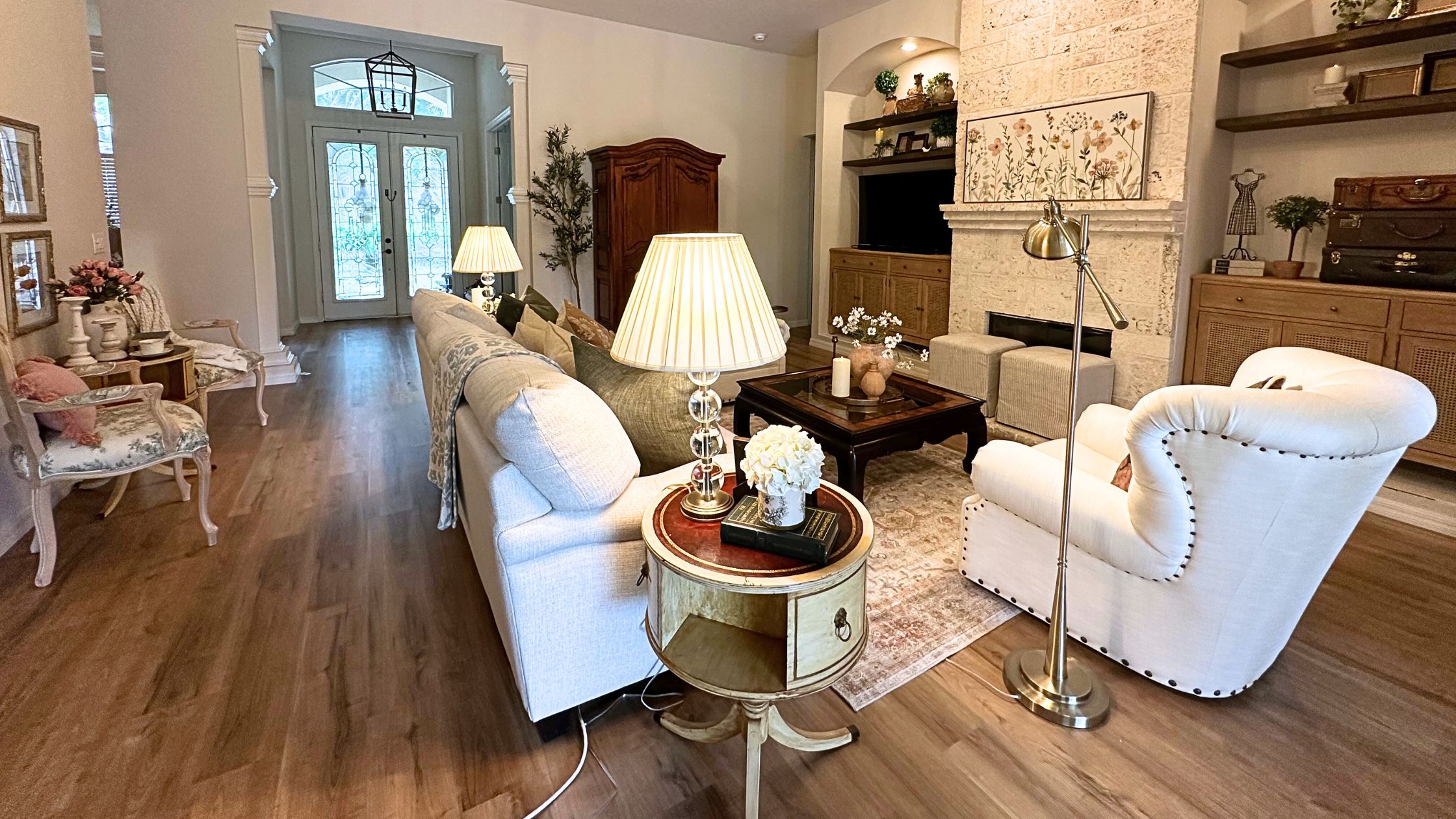 5 Hospitality, Design, Design Hacks, Remodel on a Budget, Home Staging, Home Furnishing, Vacation Rentals, ROI for Reno
